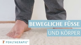 Nackte Füsse auf Matte